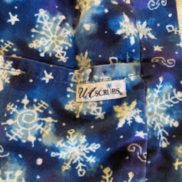 Scrub jacket holiday/winter theme plus size - Picture 2 of 2